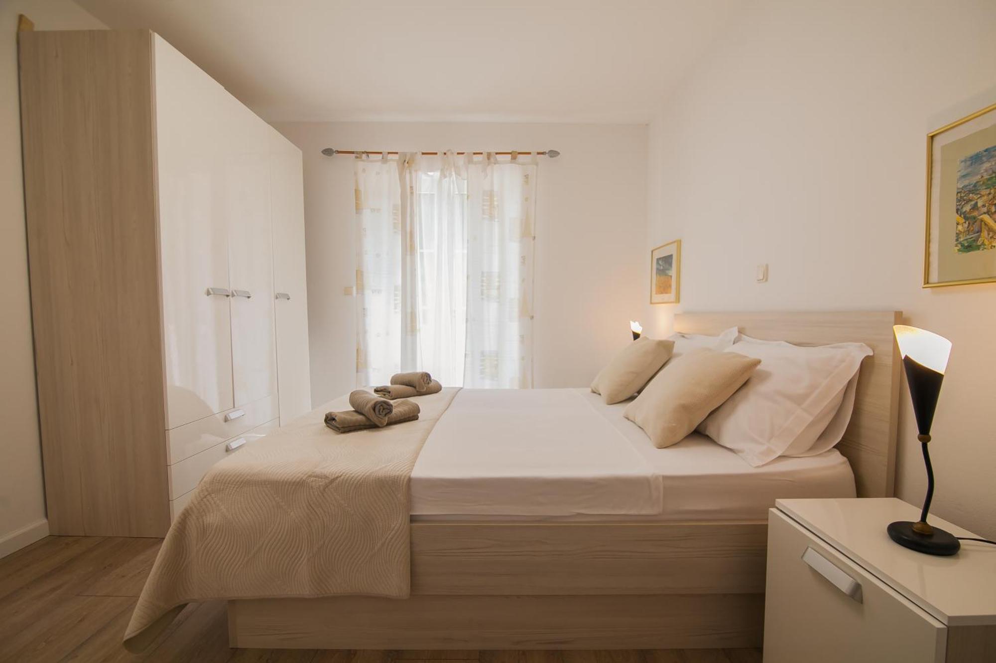 Helvetia Sunny Apartments Bol Exterior foto