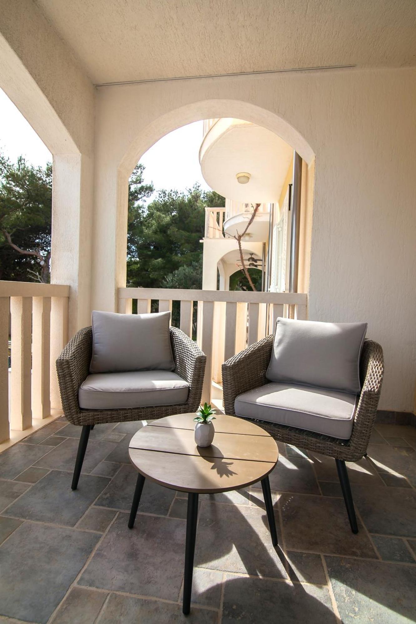 Helvetia Sunny Apartments Bol Exterior foto