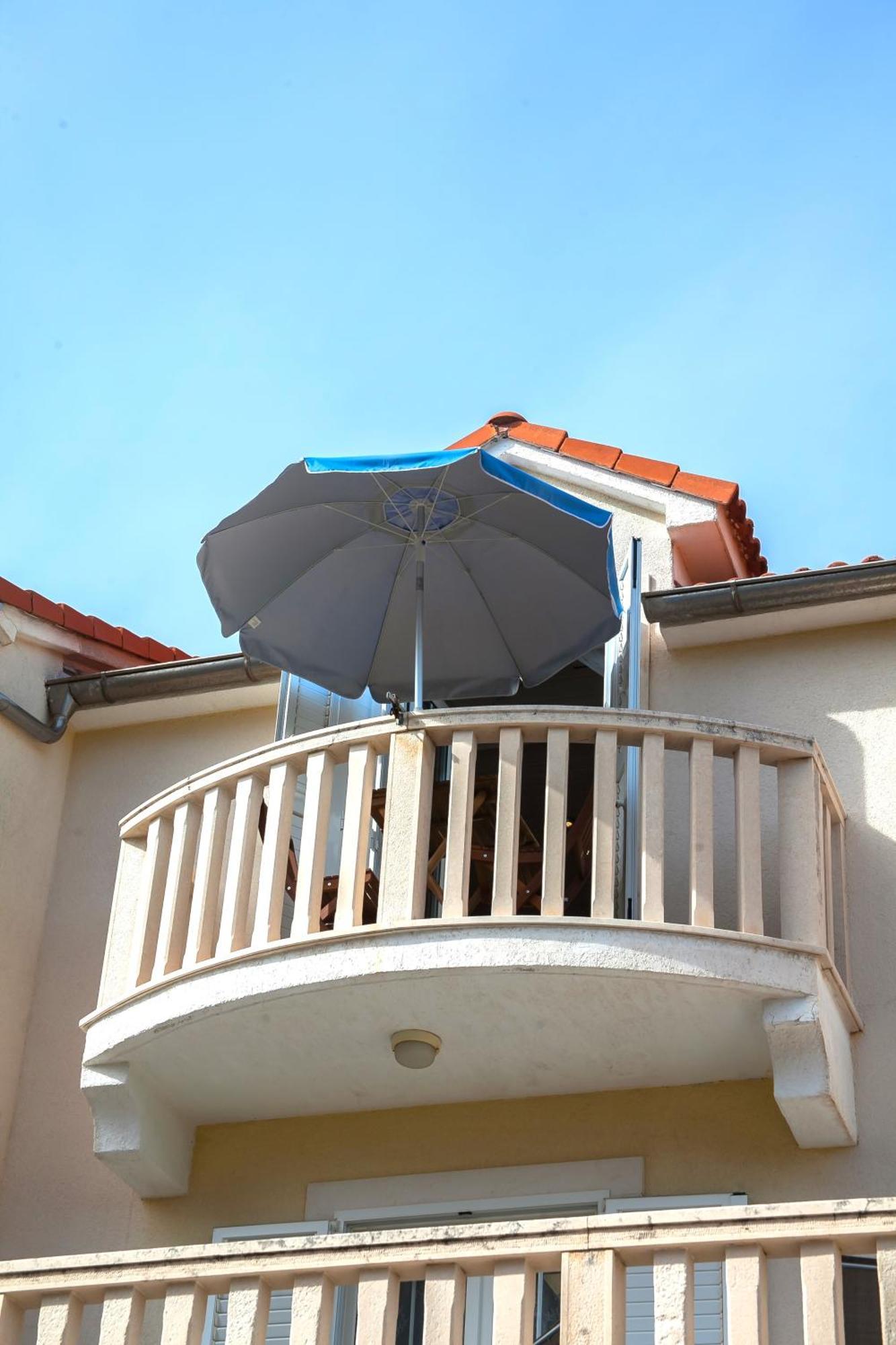 Helvetia Sunny Apartments Bol Exterior foto